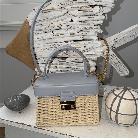 ⭐️NWOT Like Dreams mini Picnic Crossbody⭐️ - Picture 3 of 8